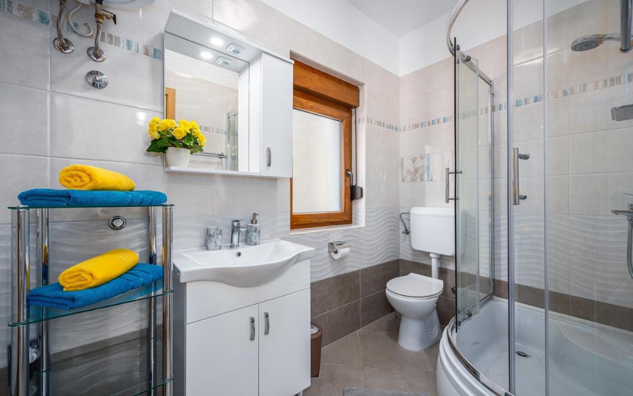 The Willow Garden Apartment House Marčana Extérieur photo